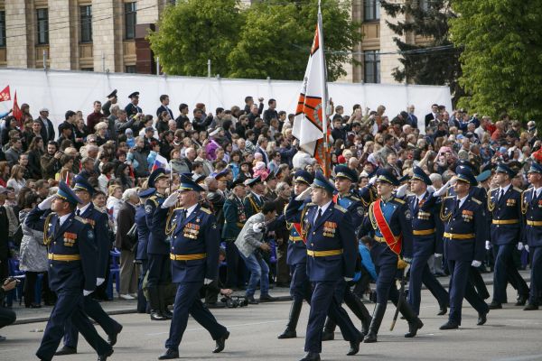 Власти рассказали, почему парад на центральной площади Воронежа может не состоят...