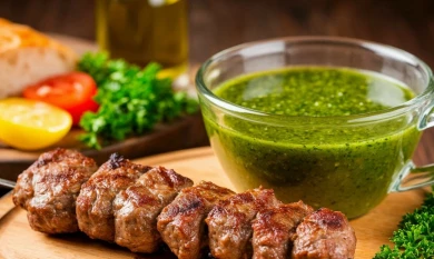 Соус для шашлыка: пять рецептов, которые сделают мясо ещё вкуснее