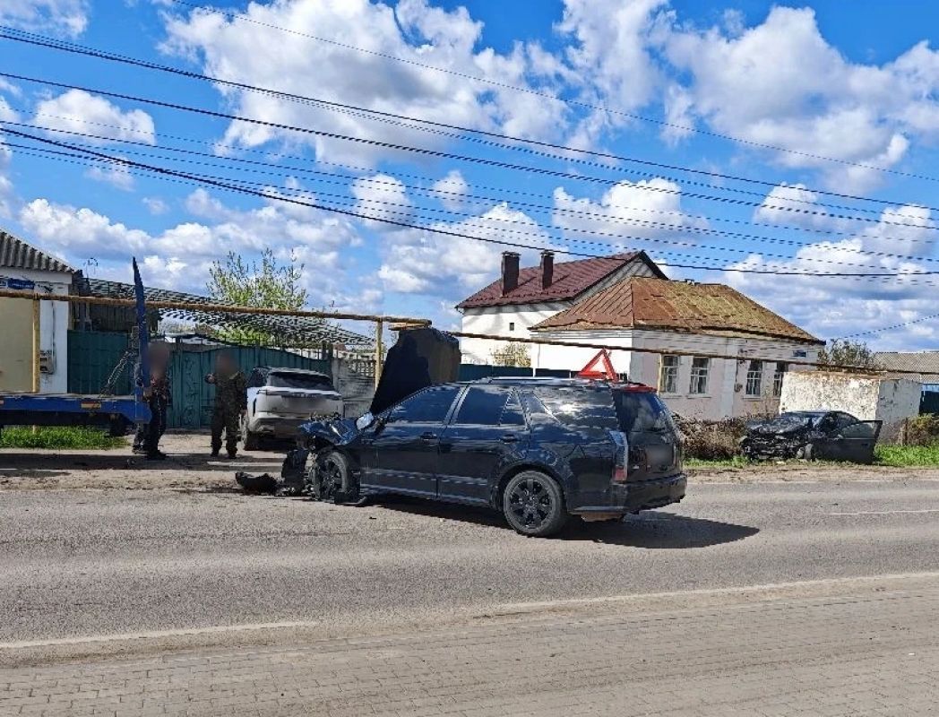 Выяснилось, кто пострадал в ДТП с зажатыми в авто людьми в Воронеже