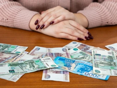 Воронежцам рассказали, как майские праздники могут повлиять на зарплату