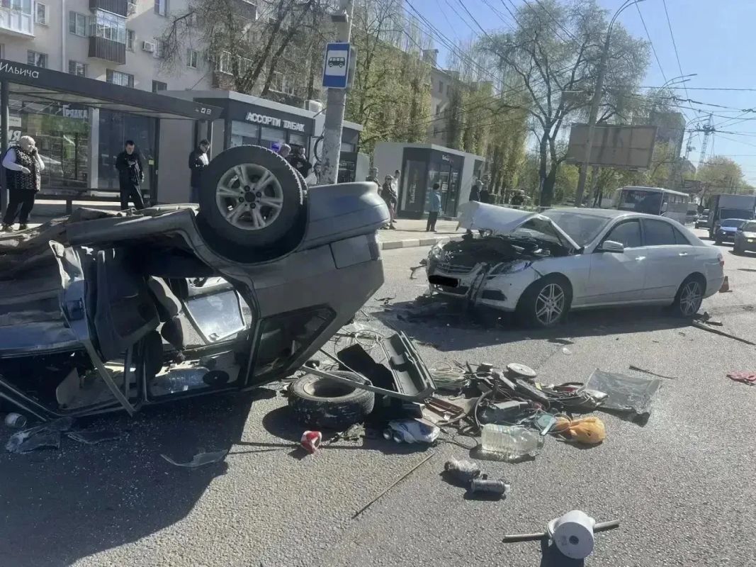 В каком состоянии находятся пострадавшие в&nbsp;жёсткой аварии с&nbsp;«перевёртышем» в&nbsp;Воронеже