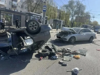 В каком состоянии находятся пострадавшие в жёсткой аварии с «перевёртышем» в Воронеже