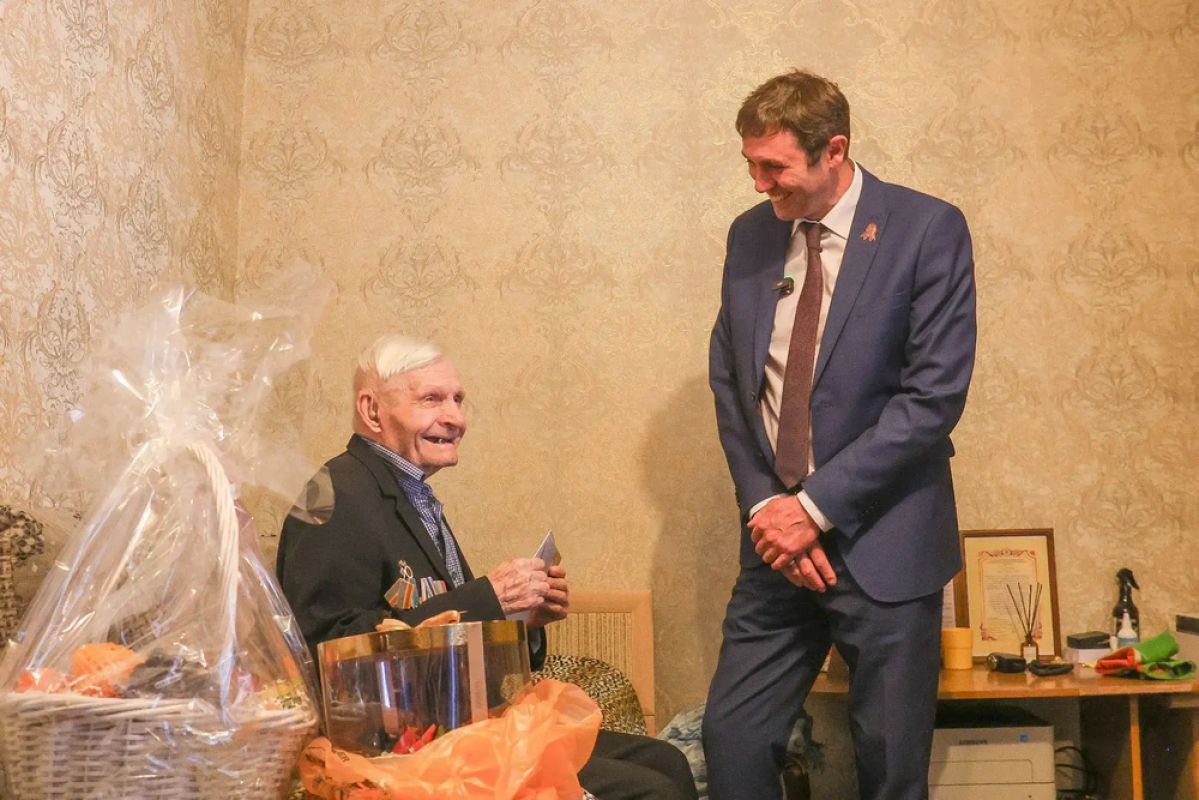 Глава Воронежа поздравил ветерана с&nbsp;98-летием