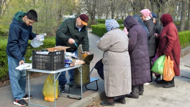 Зачем предприниматель за свои деньги кормит воронежских пенсионеров