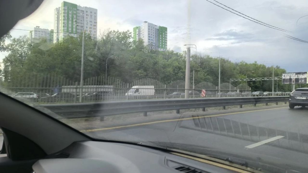 «Огроменная пробка». О&nbsp;заторе на&nbsp;Московском проспекте сообщили воронежцы