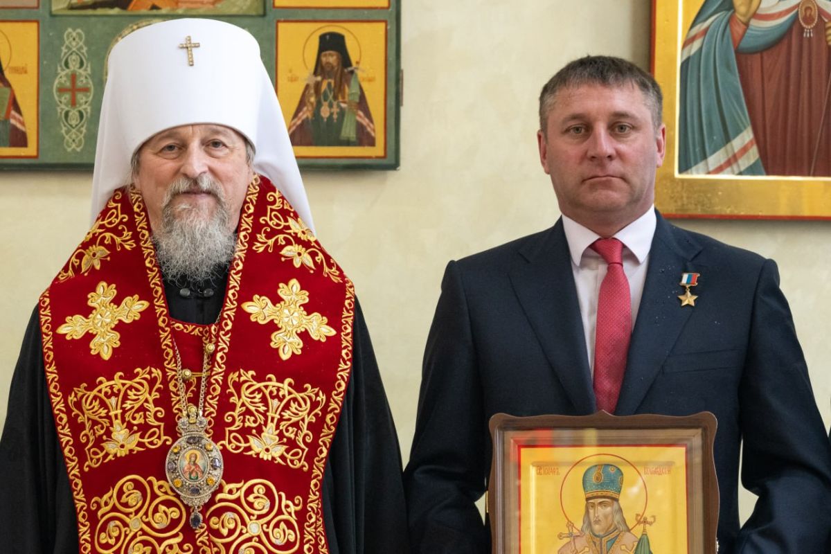 Митрополит Иоанн благословил губернатора Шуваева на управление Белгородчиной