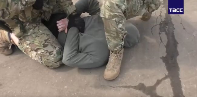 На видео попало задержание иностранцев, взорвавших БПЛА в Воронежской области