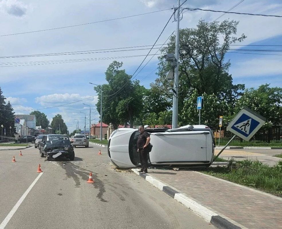Женщина и пенсионер пострадали в Лебедяни после жёсткого ДТП с переворотом