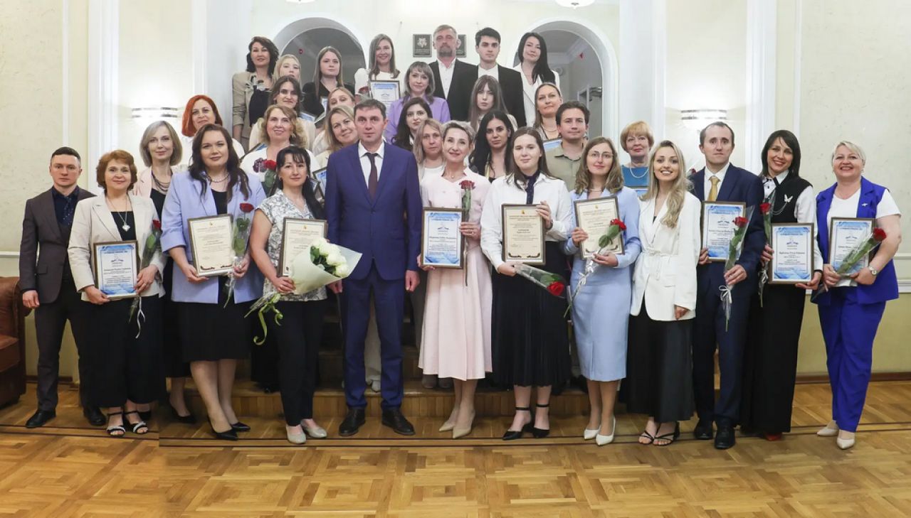 Ребята, которые получат 100 баллов на&nbsp;ЕГЭ, получат особый подарок от&nbsp;главы Воронежа Сергея Петрина &nbsp;