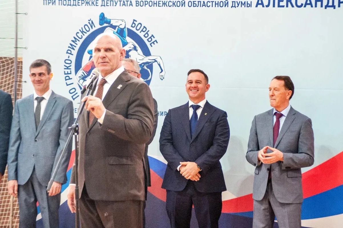 Карелин, овации и юбилей: Александр Пешиков подарил Богучару праздник мирового спорта&nbsp;