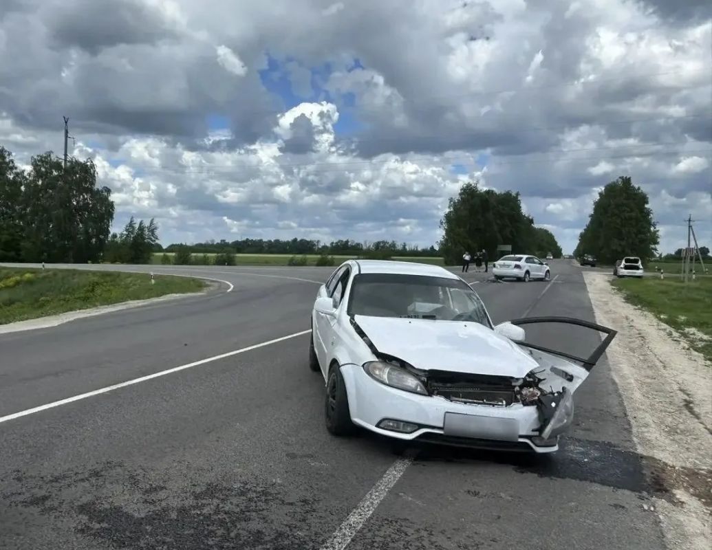 Четверо человек ранены в ДТП с двумя иномарками на воронежской трассе