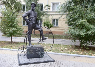Кто поддерживает бизнес на форуме Столля? 