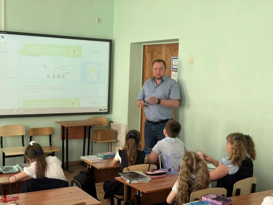 Сотрудники «ТНС энерго Воронеж» провели уроки энергобезопасности для первоклассников