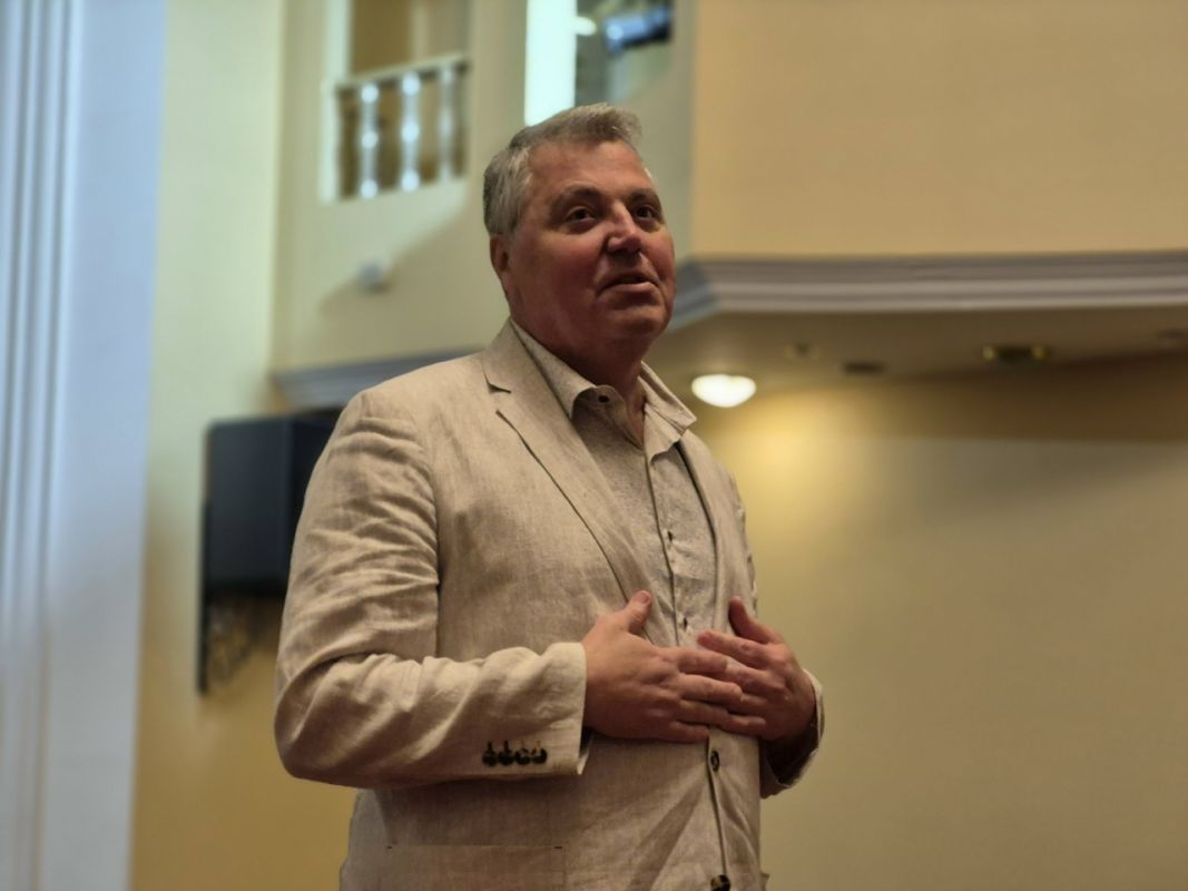 Виталий Бгавин встал у штурвала белгородского театра