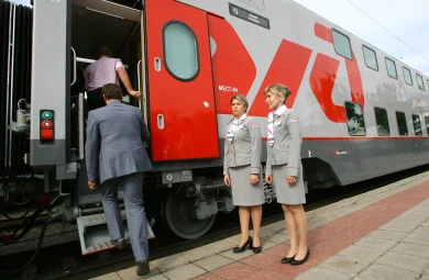 Движение поездов в Крыму полностью остановлено: пассажиров везут автобусами 