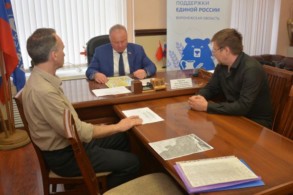 Помощь в решении проблемы с отоплением в многоквартирном доме оказал воронежский депутат 