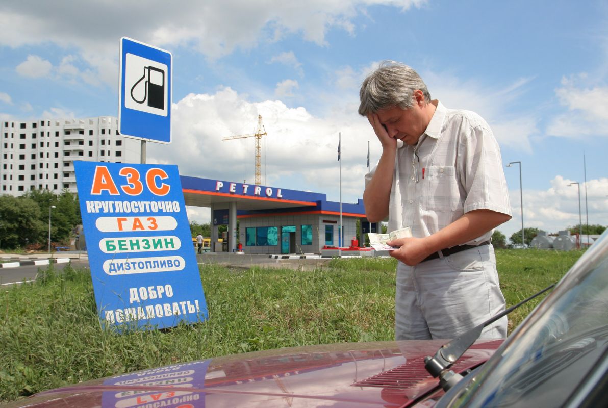 Сколько сейчас в среднем стоит бензин, рассказали воронежцам