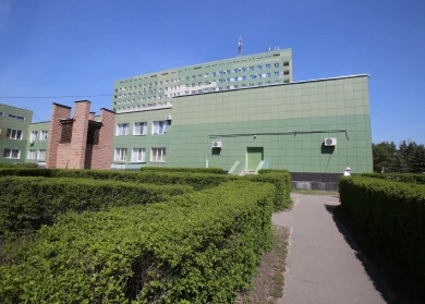 Труп пожилого мужчины нашли под окнами воронежской больницы 