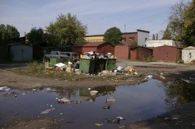 Раненого сортировщика нашли в мусорном баке в Воронежской области
