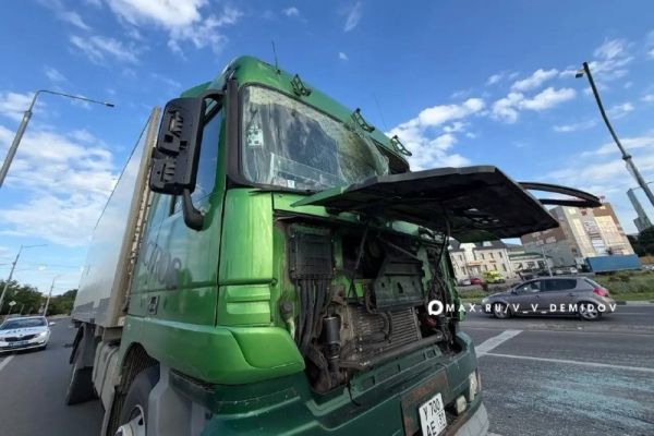 На Харьковской горе в Белгороде дрон убил водителя грузовика прямо на светофоре