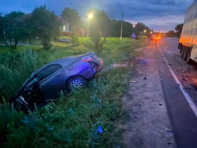 Появились фото с места жуткого ДТП с двумя погибшими в Воронежской области