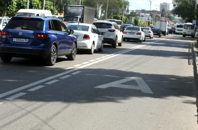 Более 15 автобусов изменили маршрут из-за внезапного перекрытия в Воронеже 
