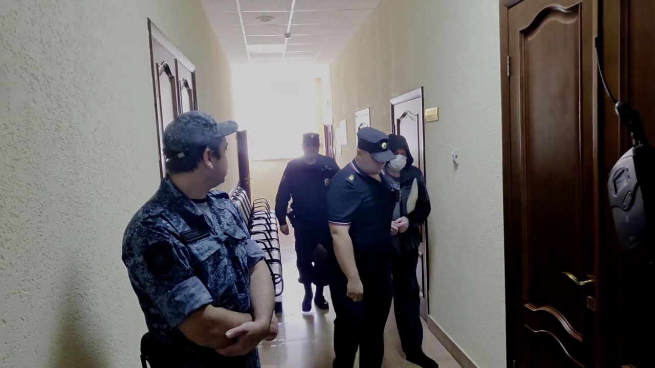 Нотариус, риелтор и коп: в Липецке судят банду, отбиравшую жилье у алкоголиков