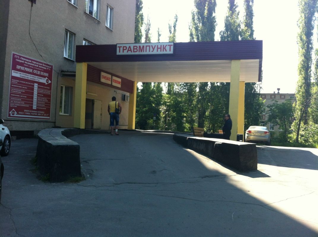 В Липецке пациентка кардиологии выпала из окна БСМП и погибла