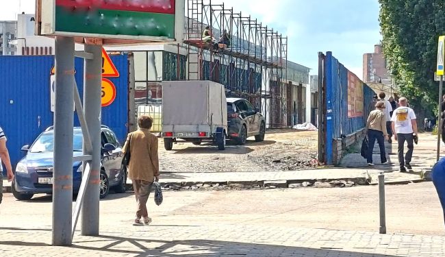 «Скоро будет совсем не узнать». Что творится на Юго-Западном рынке, показали воронежцам