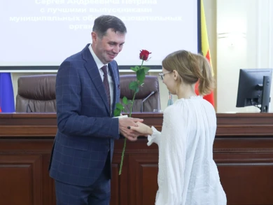 Мэр Воронежа поздравил выпускников, набравших 100 баллов на ЕГЭ 