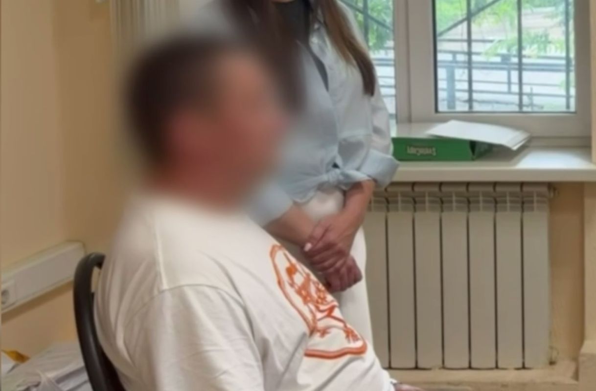 Показали на&nbsp;видео допрос водителя катера, который насмерть переехал ребёнка