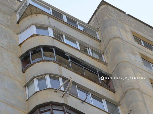 Украинский БПЛА угодил в белгородскую многоэтажку