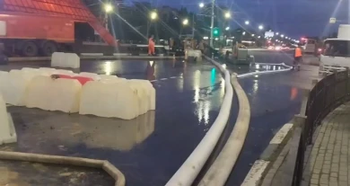 Что происходило ночью на месте коммунальной аварии на Московском проспекте (ВИДЕО)