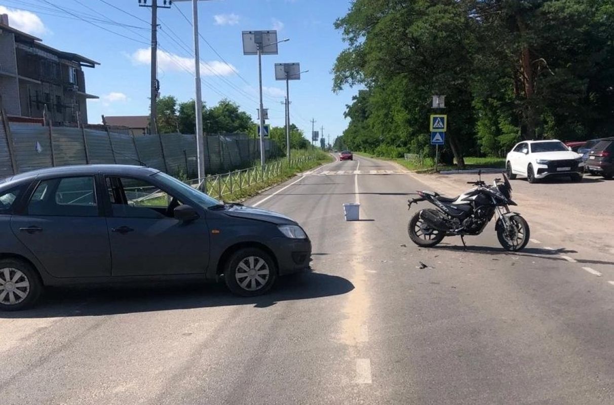 Молодой мотоциклист вылетел на&nbsp;встречку и&nbsp;попал в&nbsp;больницу после ДТП под&nbsp;Воронежем