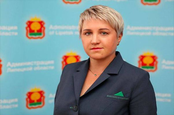 Липецкое облправительство не может смириться с увольнением своей сотрудницы