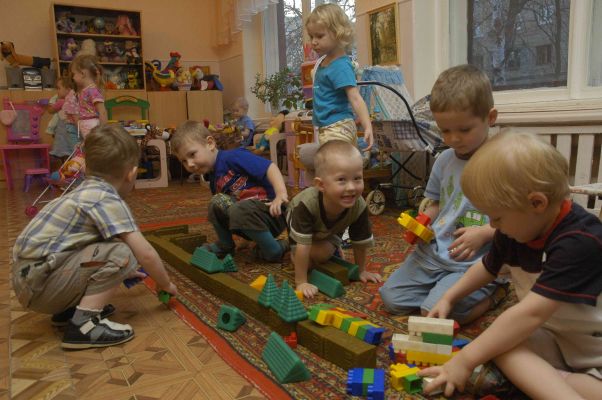 Минпросвещения предупреждает об опасности «бежевых мам» для детей