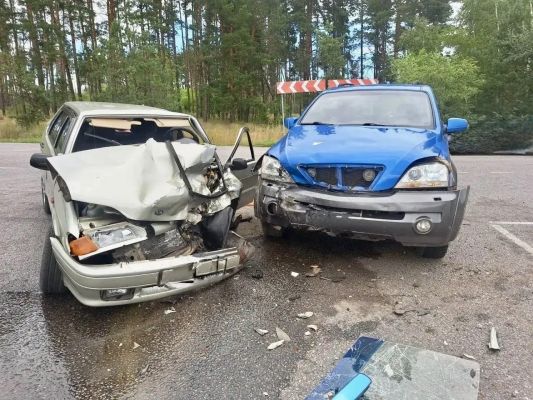 Пять человек попали в больницу после ДТП на перекрёстке в Воронежской области