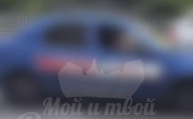 О подозрительном мужчине, зазывавшем подростков в машину, сообщили воронежцы