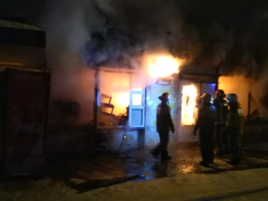 Киоск вспыхнул в Воронеже среди ночи