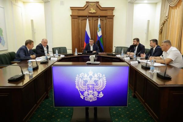 Александр Шуваев провёл совещание по содержанию федеральных дорог в Белгородской области 
