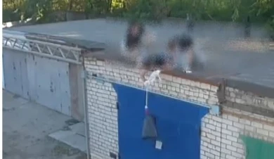 Воронежец пожаловался на подростков, терроризирующих гаражный кооператив