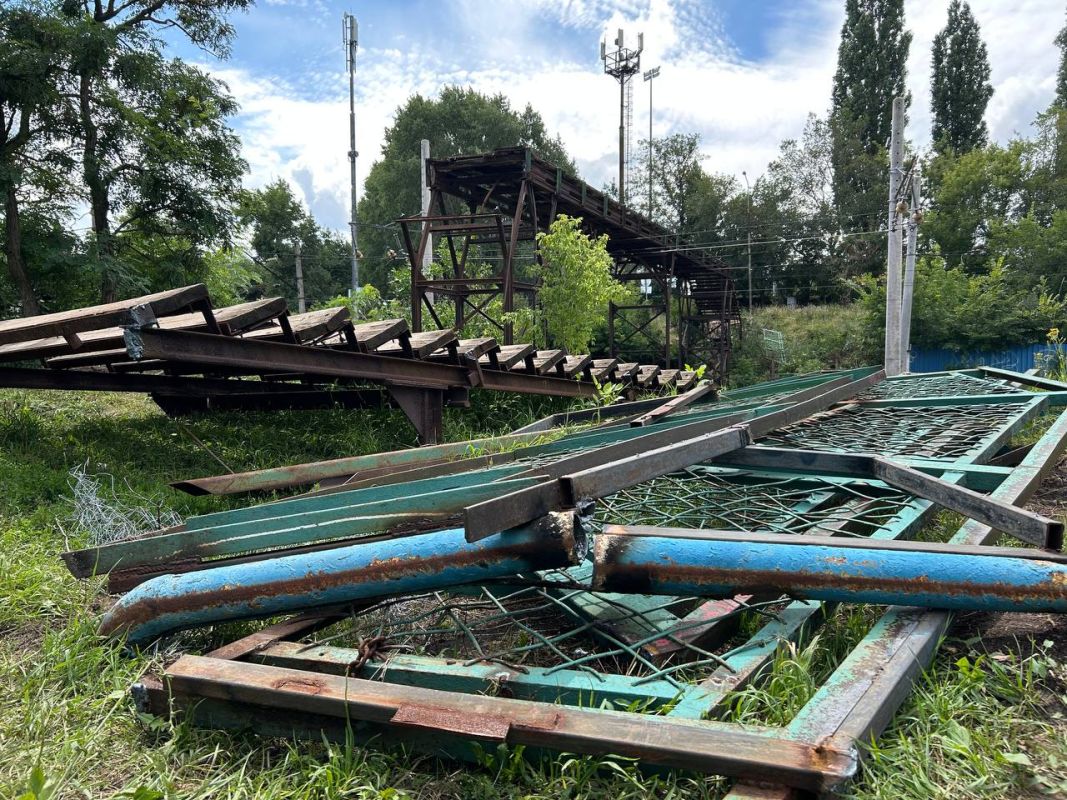 В Липецке строители разломали мост