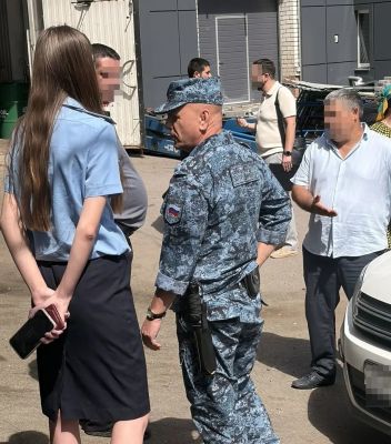 Продажа авто обернулась арестом: засада на СТО в Воронеже