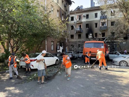 Белгородские коммунальщики устраняют последствия ночного ада, устроенного ВСУ