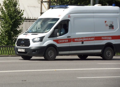 Мотоцикл столкнулся с иномаркой в Воронеже: есть пострадавшие