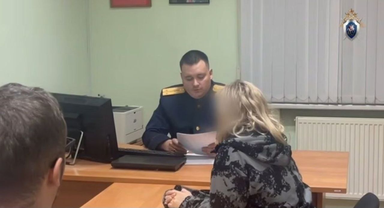 Мать выкинула 3-летнюю дочку с девятого этажа