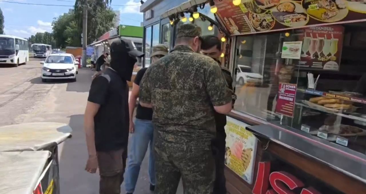 Силовики устроили рейд по местам общепита в Воронеже