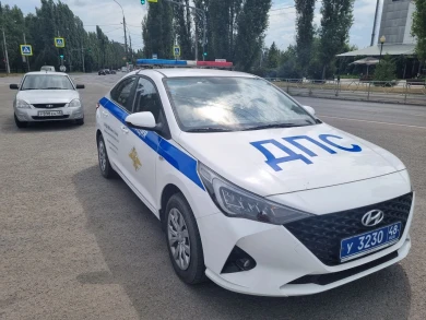 Под Белгородом легковушка врезалась в кустарный самоход: есть пострадавшие