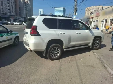 «Летал на Land Cruiser». Воронежского водителя с долгом в 35 миллионов рублей лишили машины