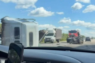 Один человек погиб, трое пострадали в массовом ДТП под Воронежем